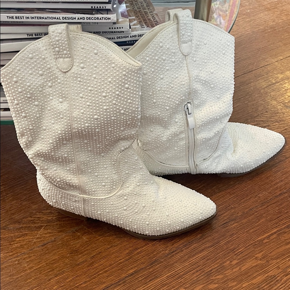 White Embellished Women's Cowboy Boots